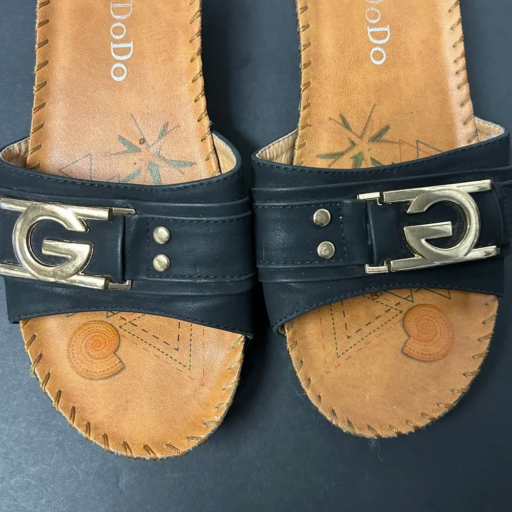 DoDo slide sandals